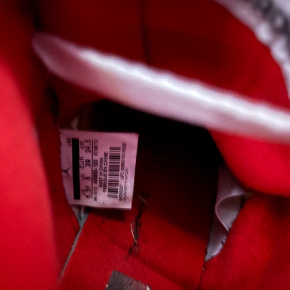 Jordan 4s - Picture 2 of 2